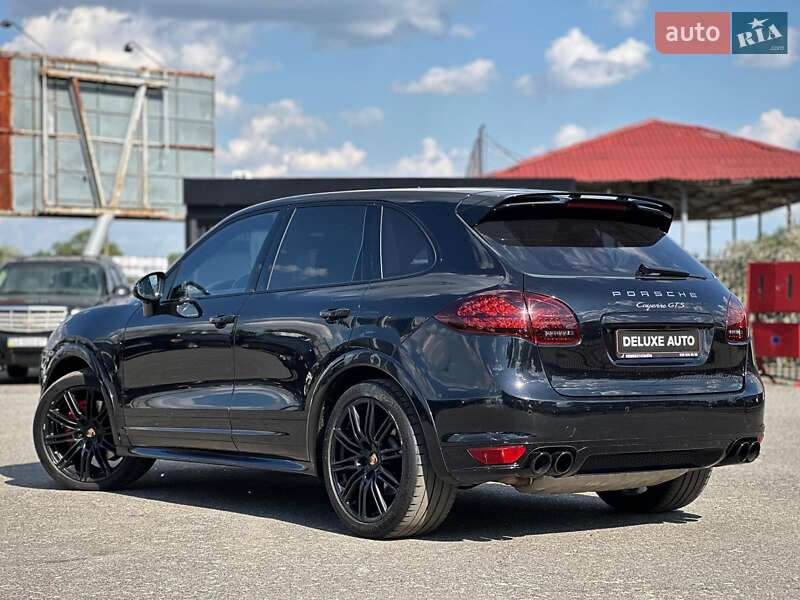Внедорожник / Кроссовер Porsche Cayenne 2014 в Киеве