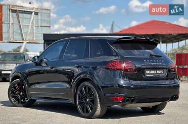 Внедорожник / Кроссовер Porsche Cayenne 2014 в 