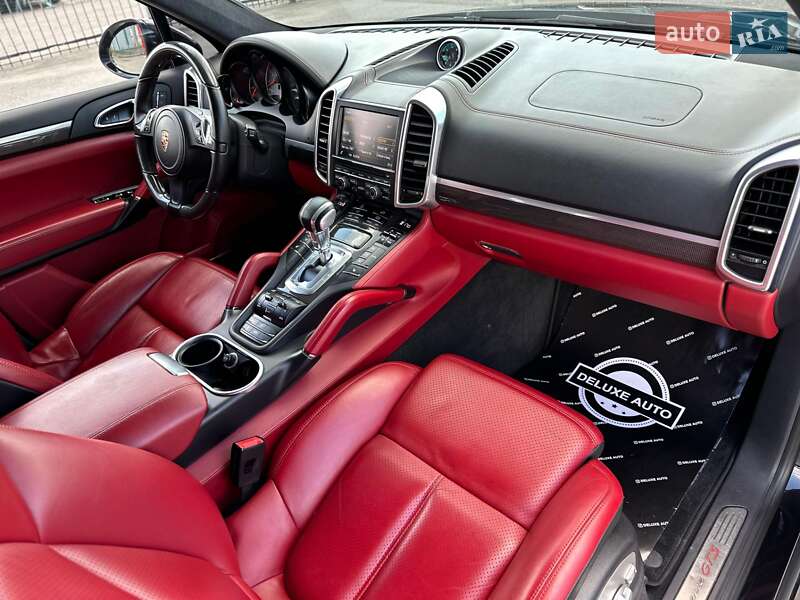 Внедорожник / Кроссовер Porsche Cayenne 2014 в Киеве