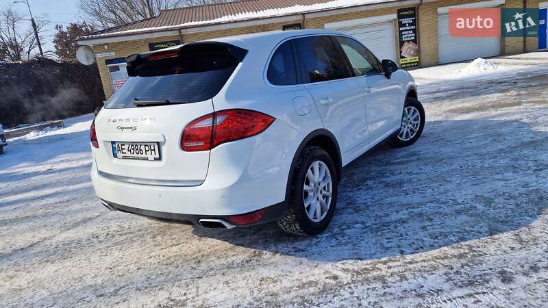 Внедорожник / Кроссовер Porsche Cayenne 2013 в Днепре