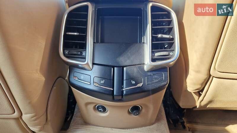 Внедорожник / Кроссовер Porsche Cayenne 2013 в Днепре