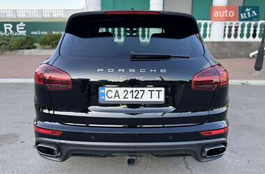Внедорожник / Кроссовер Porsche Cayenne 2017 в 