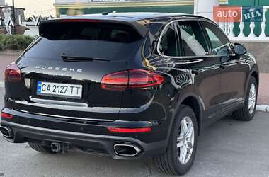 Внедорожник / Кроссовер Porsche Cayenne 2017 в 