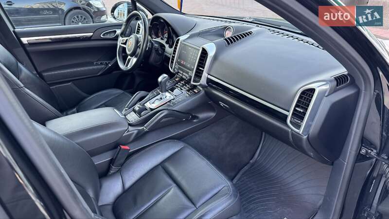 Внедорожник / Кроссовер Porsche Cayenne 2017 в Черкассах