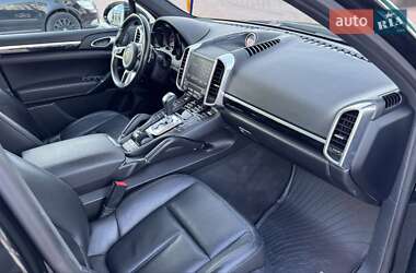 Внедорожник / Кроссовер Porsche Cayenne 2017 в 