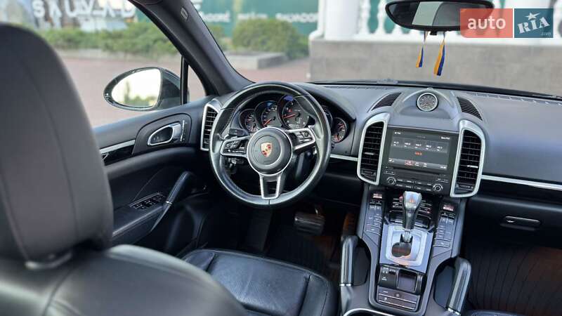 Внедорожник / Кроссовер Porsche Cayenne 2017 в Черкассах