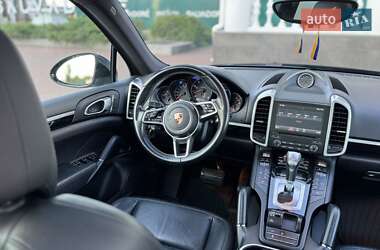 Внедорожник / Кроссовер Porsche Cayenne 2017 в 