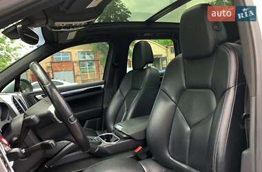 Внедорожник / Кроссовер Porsche Cayenne 2014 в 