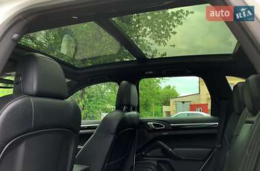 Внедорожник / Кроссовер Porsche Cayenne 2014 в 