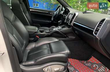 Внедорожник / Кроссовер Porsche Cayenne 2014 в 