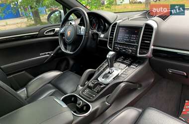 Внедорожник / Кроссовер Porsche Cayenne 2014 в 