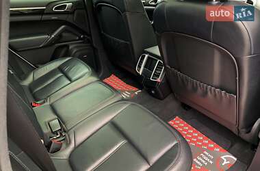 Внедорожник / Кроссовер Porsche Cayenne 2014 в 