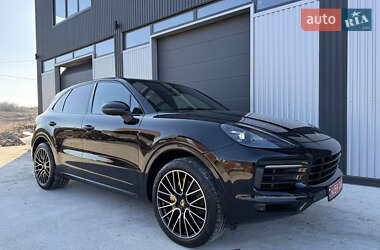 Позашляховик / Кросовер Porsche Cayenne 2019 в Новояворівську