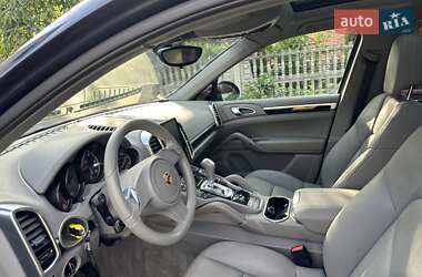 Внедорожник / Кроссовер Porsche Cayenne 2011 в 