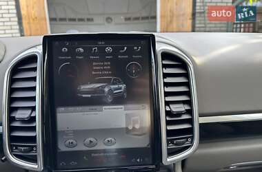 Внедорожник / Кроссовер Porsche Cayenne 2011 в 