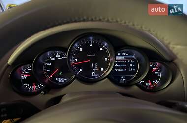 Внедорожник / Кроссовер Porsche Cayenne 2011 в 