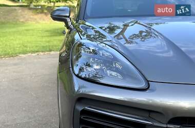Позашляховик / Кросовер Porsche Cayenne 2019 в 
