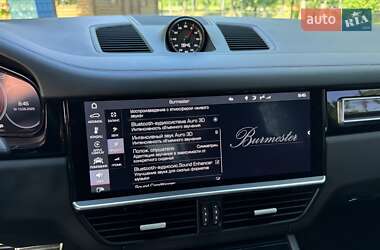Позашляховик / Кросовер Porsche Cayenne 2019 в 