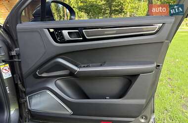 Позашляховик / Кросовер Porsche Cayenne 2019 в 