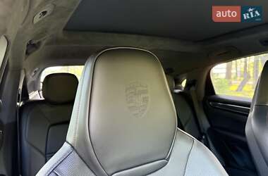 Позашляховик / Кросовер Porsche Cayenne 2019 в 