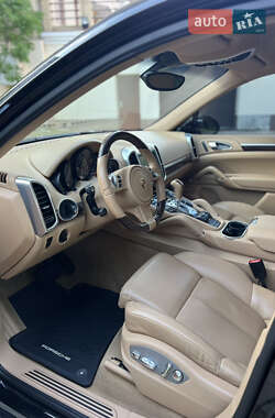 Внедорожник / Кроссовер Porsche Cayenne 2012 в 
