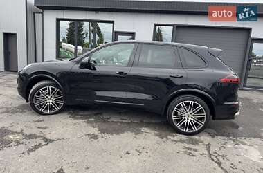 Внедорожник / Кроссовер Porsche Cayenne 2015 в 