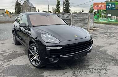 Внедорожник / Кроссовер Porsche Cayenne 2015 в 