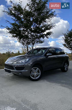 Внедорожник / Кроссовер Porsche Cayenne 2010 в 