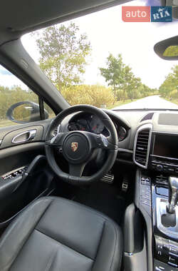 Внедорожник / Кроссовер Porsche Cayenne 2010 в 