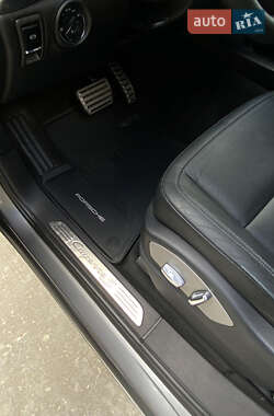 Внедорожник / Кроссовер Porsche Cayenne 2010 в 
