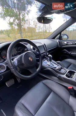 Внедорожник / Кроссовер Porsche Cayenne 2010 в 