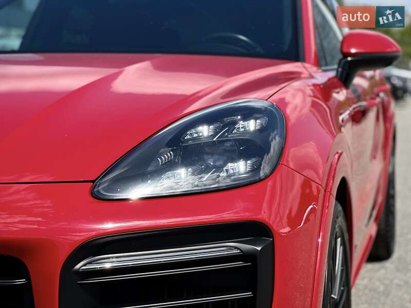 Позашляховик / Кросовер Porsche Cayenne 2021 в Києві