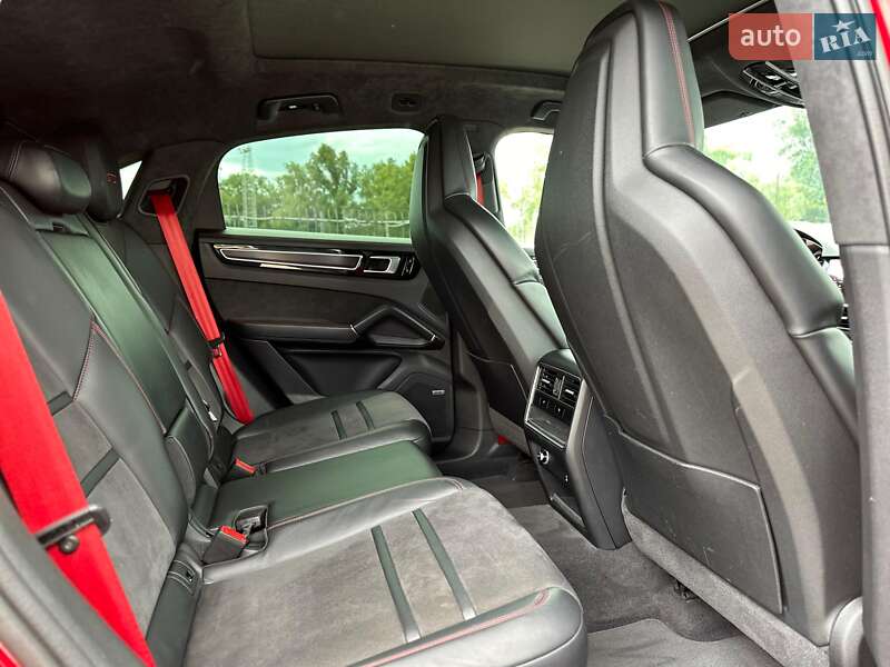 Позашляховик / Кросовер Porsche Cayenne 2021 в Києві