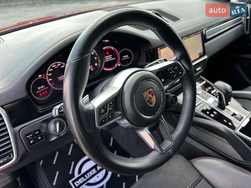 Позашляховик / Кросовер Porsche Cayenne 2021 в Києві