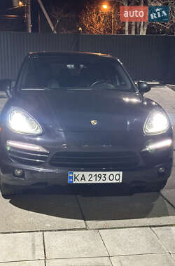 Позашляховик / Кросовер Porsche Cayenne 2012 в 