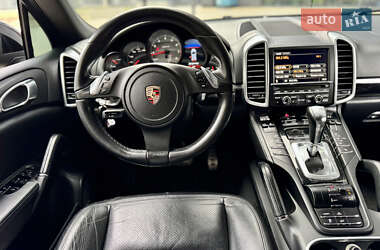 Внедорожник / Кроссовер Porsche Cayenne 2011 в 