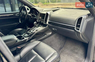 Внедорожник / Кроссовер Porsche Cayenne 2011 в 