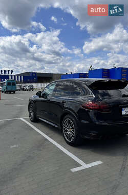 Внедорожник / Кроссовер Porsche Cayenne 2013 в 