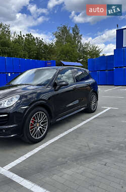 Внедорожник / Кроссовер Porsche Cayenne 2013 в 