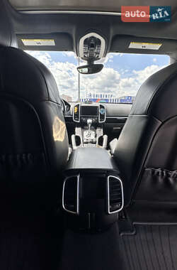 Внедорожник / Кроссовер Porsche Cayenne 2013 в 
