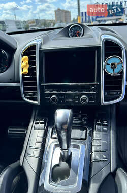 Внедорожник / Кроссовер Porsche Cayenne 2013 в 