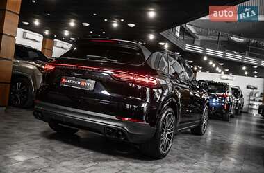 Позашляховик / Кросовер Porsche Cayenne 2020 в 