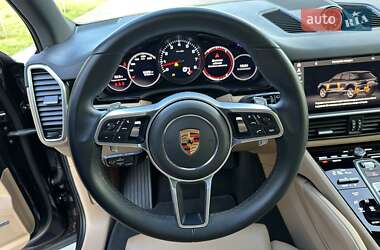 Внедорожник / Кроссовер Porsche Cayenne 2020 в 