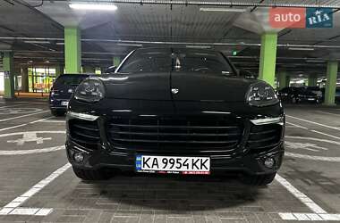 Позашляховик / Кросовер Porsche Cayenne 2015 в 