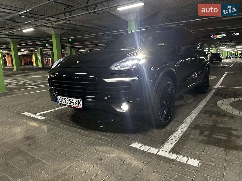 Позашляховик / Кросовер Porsche Cayenne 2015 в Києві