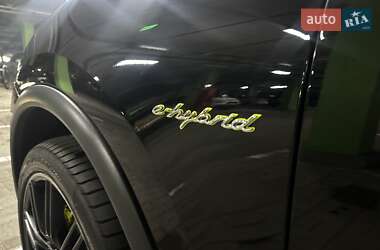 Позашляховик / Кросовер Porsche Cayenne 2015 в 