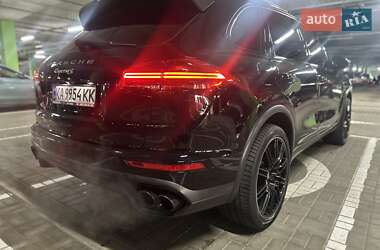 Позашляховик / Кросовер Porsche Cayenne 2015 в 