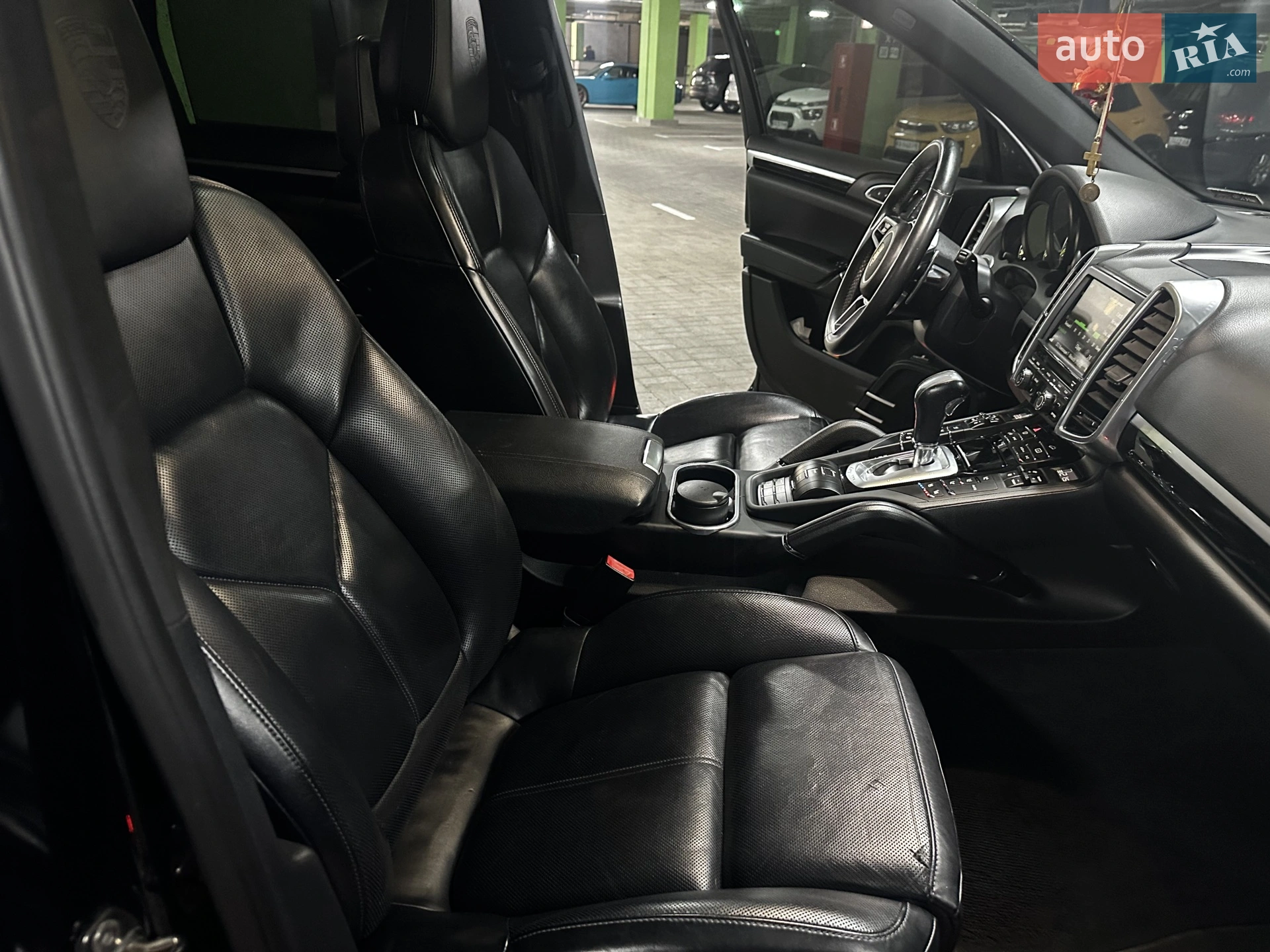 2015 Porsche Cayenne - мініатюра 26
