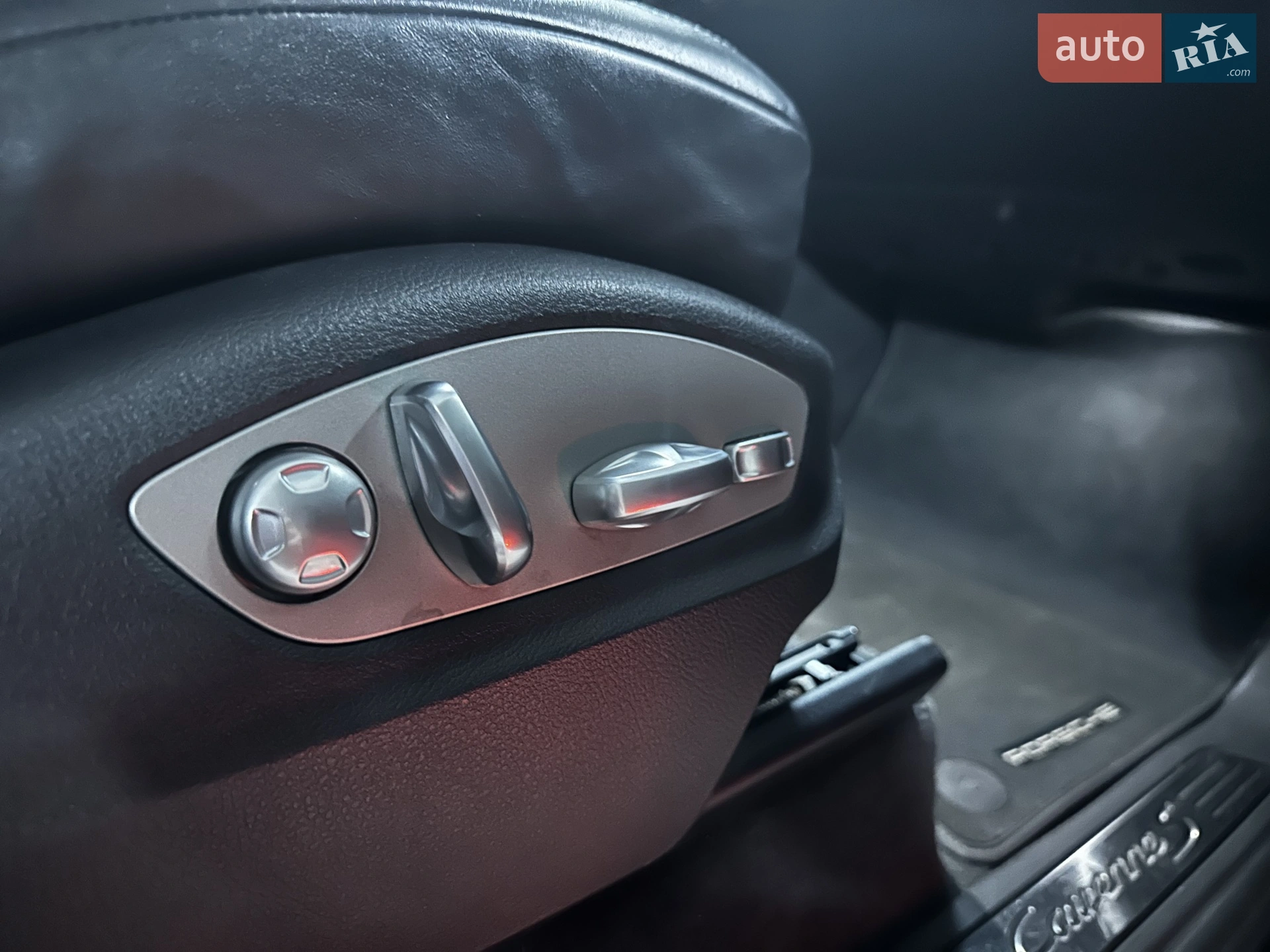 2015 Porsche Cayenne - мініатюра 27