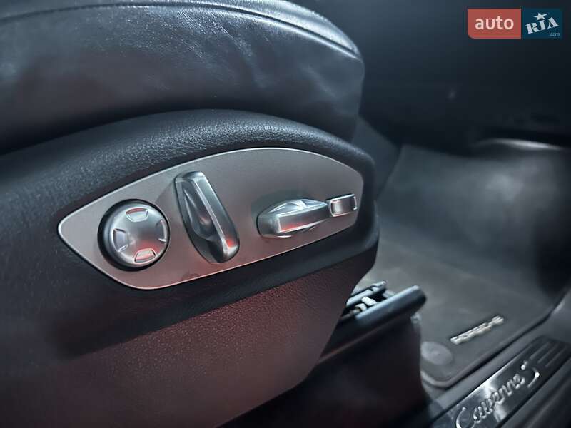 Позашляховик / Кросовер Porsche Cayenne 2015 в Києві